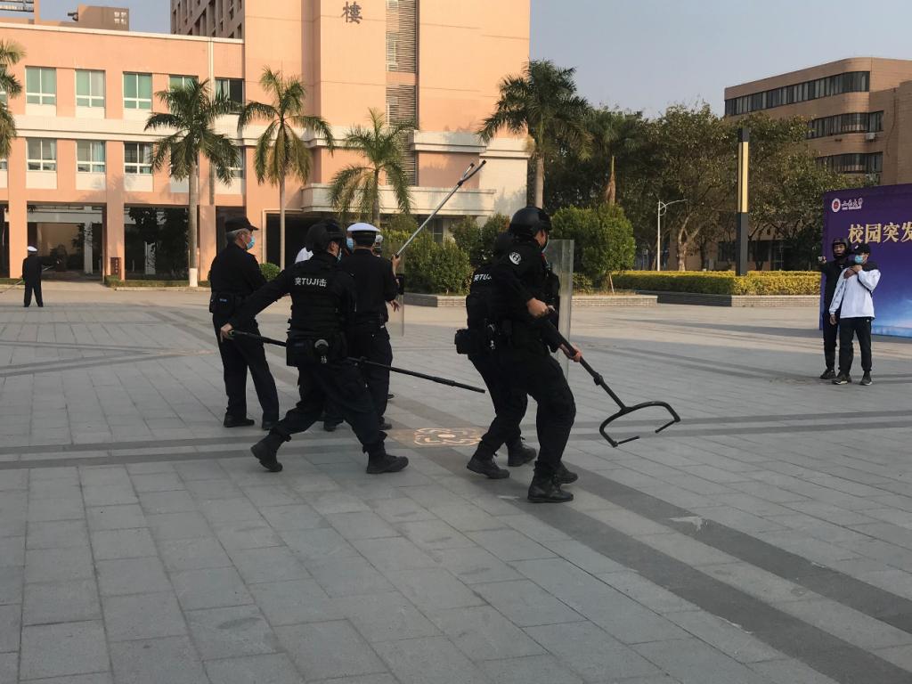 DF07D001CC93DAB0BEB9527F942_DFC3E652_19DA9