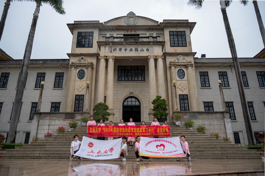 14763BE84D375EC6B9B9FAD570E_E32E58FC_1C1F8.jpg?e= 14763BE84D375EC6B9B9FAD570E_E32E58FC_1C1F8.jpg?e=