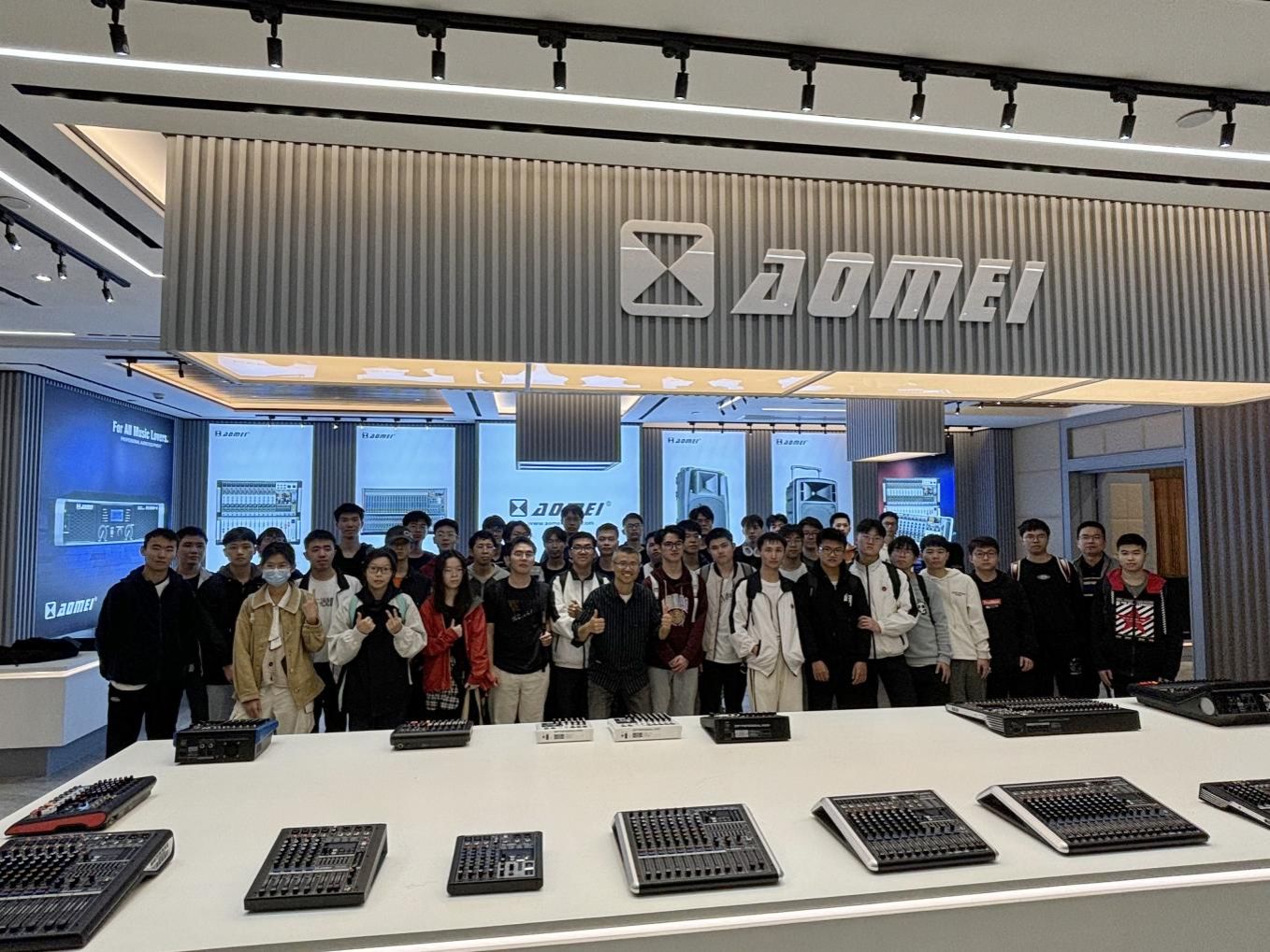 C51BAAD0BFA4E87DA3FDE3218DA_4EB80AD2_3D161