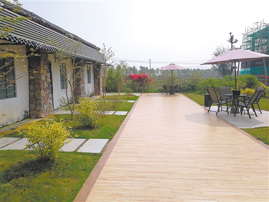 E0C048E439451DA70BD9DB80DFA_51DC6D06_31010.jpg?e= E0C048E439451DA70BD9DB80DFA_51DC6D06_31010.jpg?e=