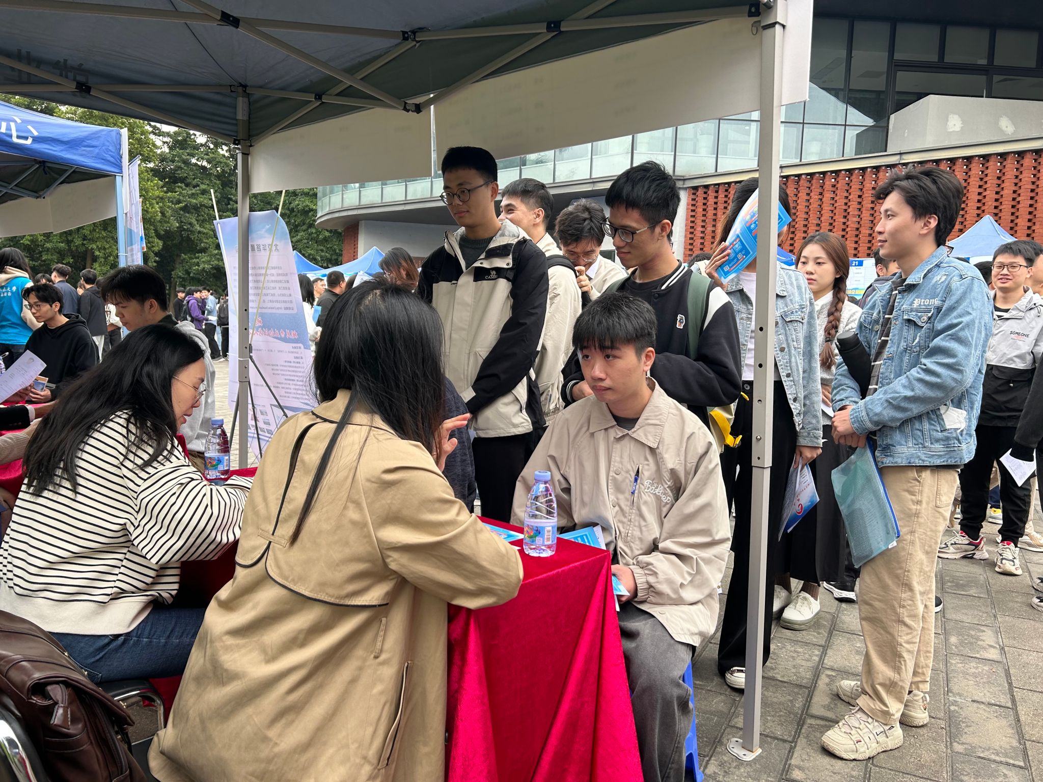 586C922A3CCC95E14530F804EBC_4B958B3D_93757