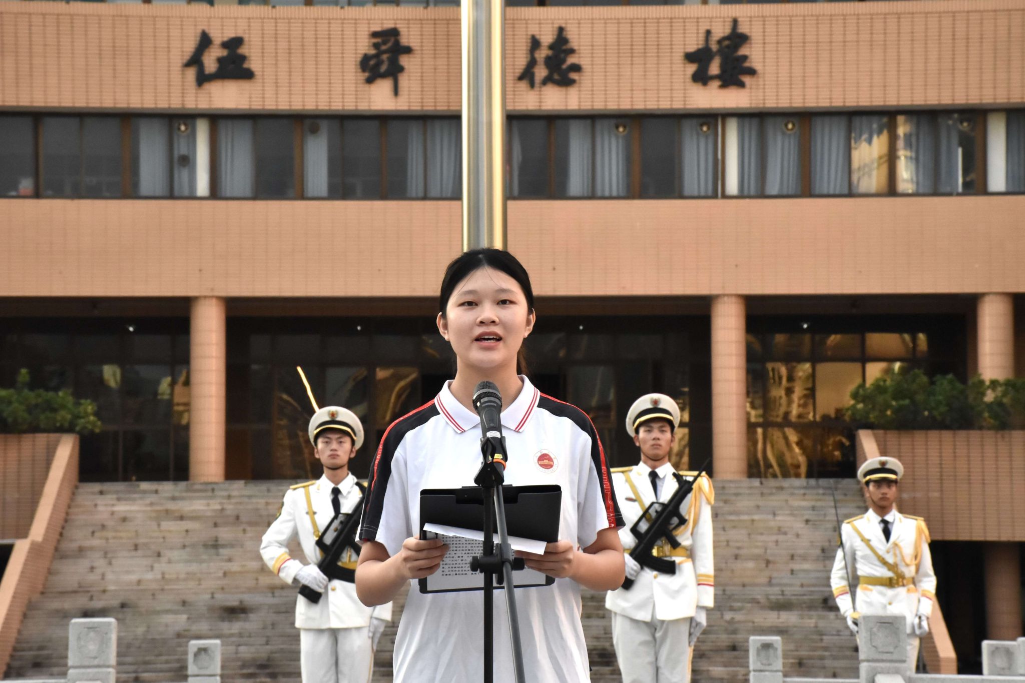 3F1E6A424AFB68C66A4744B4FE1_2732A33C_49A4F