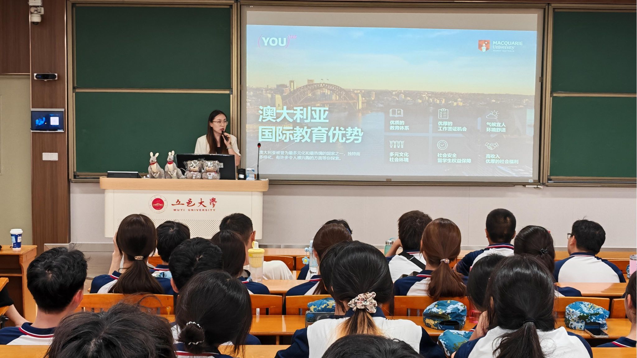 CB81FE5039BEC900011107B0AF4_0F406F7A_49393