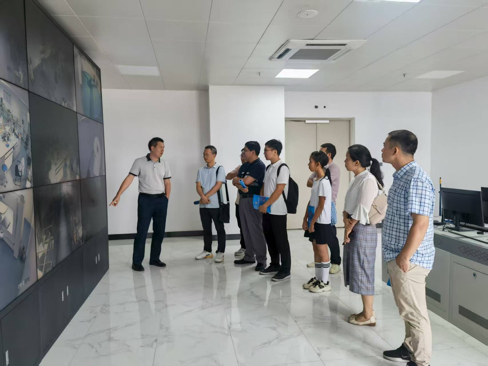 57D9CF4D45F7860F7985B779CF9_BF52ED0F_2A2F9