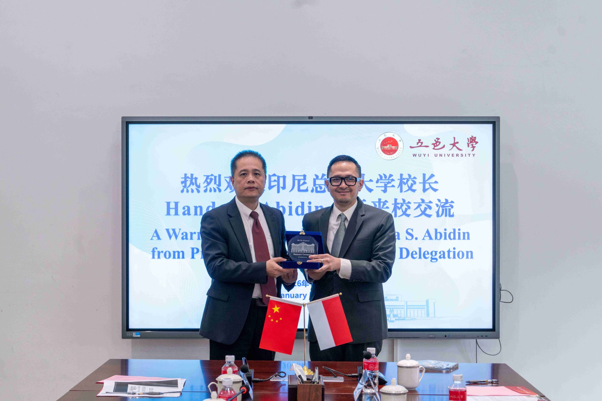 0930B8085E6EF8F3D6A5574FB8A_8C2C6579_41751