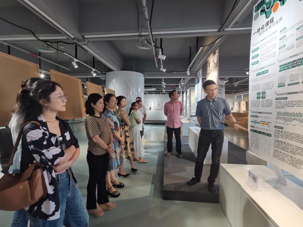 11211992749A7E0DBA84C21A141_9E84222C_1A562