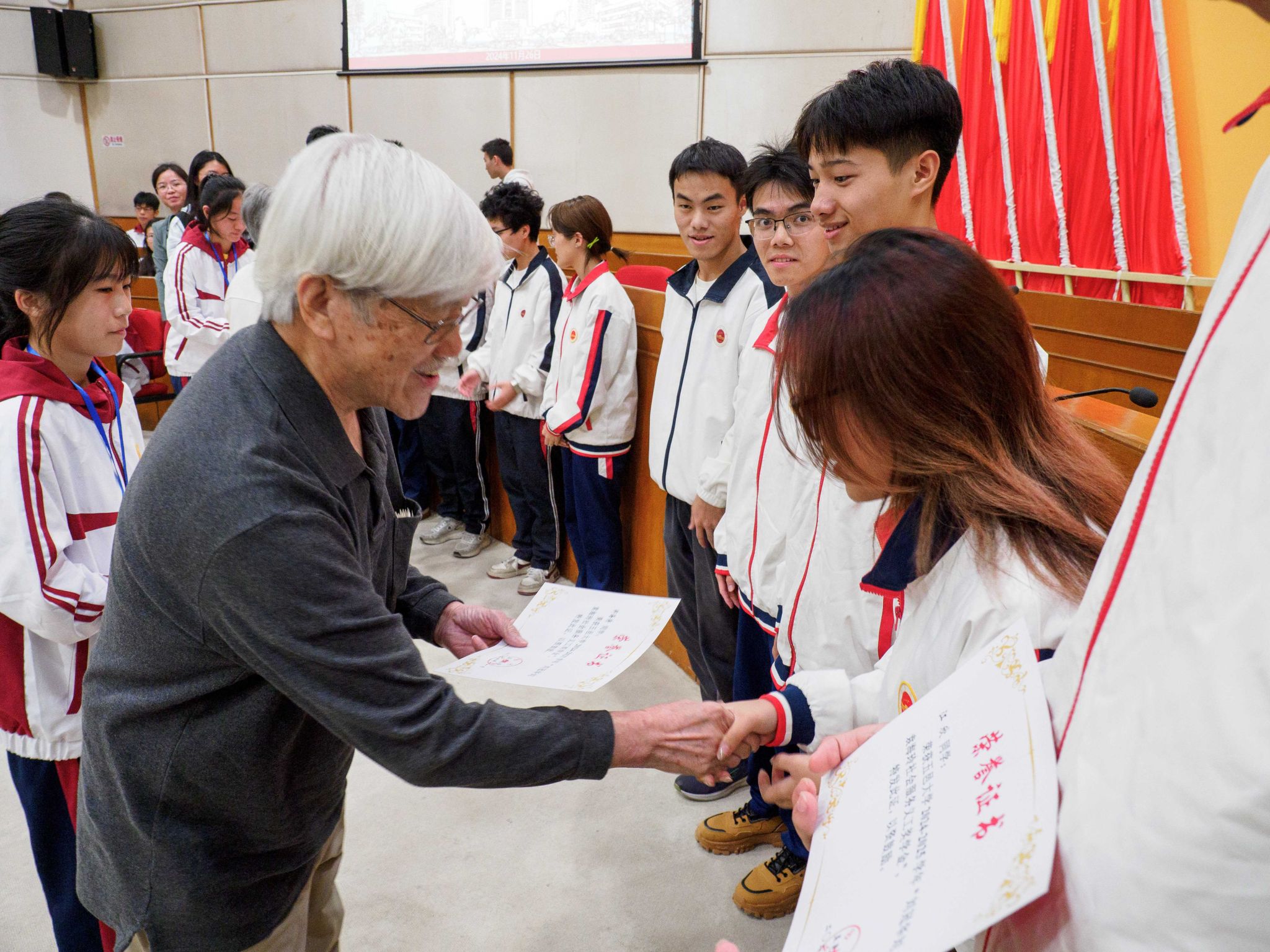 8CFCB6DA5997259489ACEDC493A_3BAD7503_71138.jpg?e= 8CFCB6DA5997259489ACEDC493A_3BAD7503_71138.jpg?e=