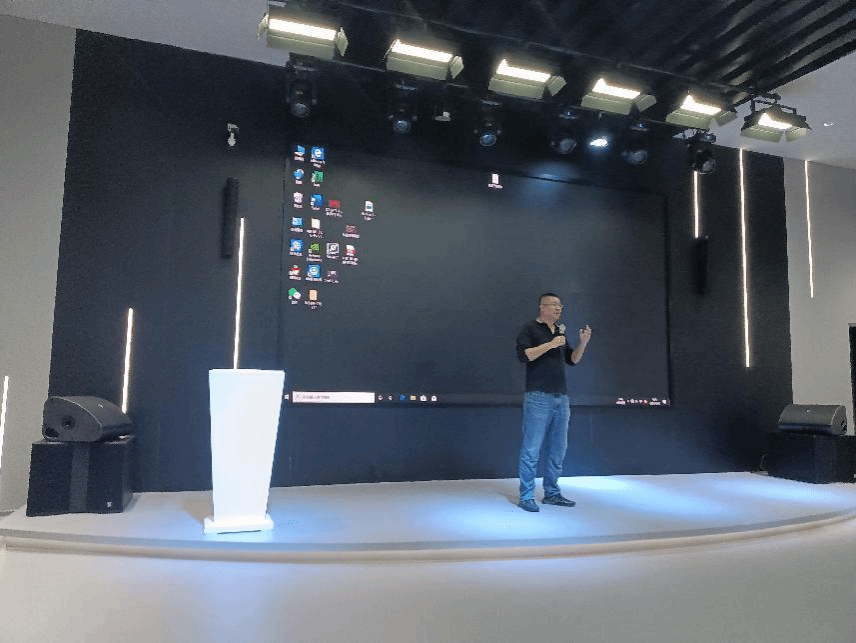 22F9566944F5D39A6888158404E_BAE86813_3203F