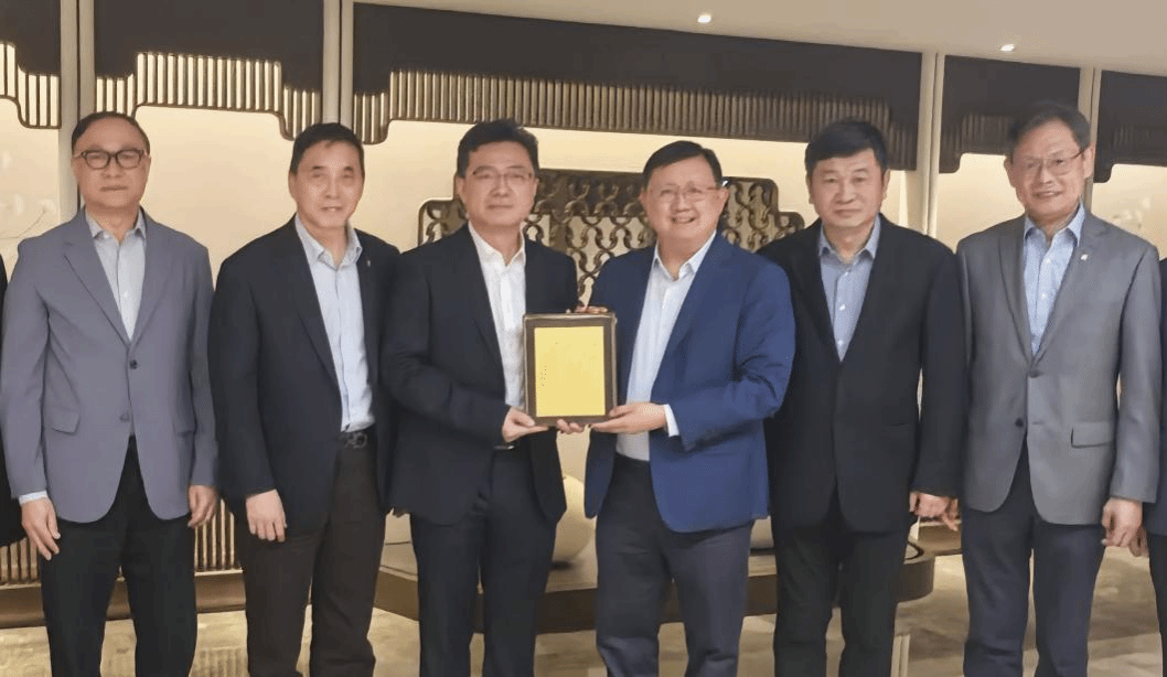 9EFA00EBFEFDE939F38143538E7_41F2F079_3E831