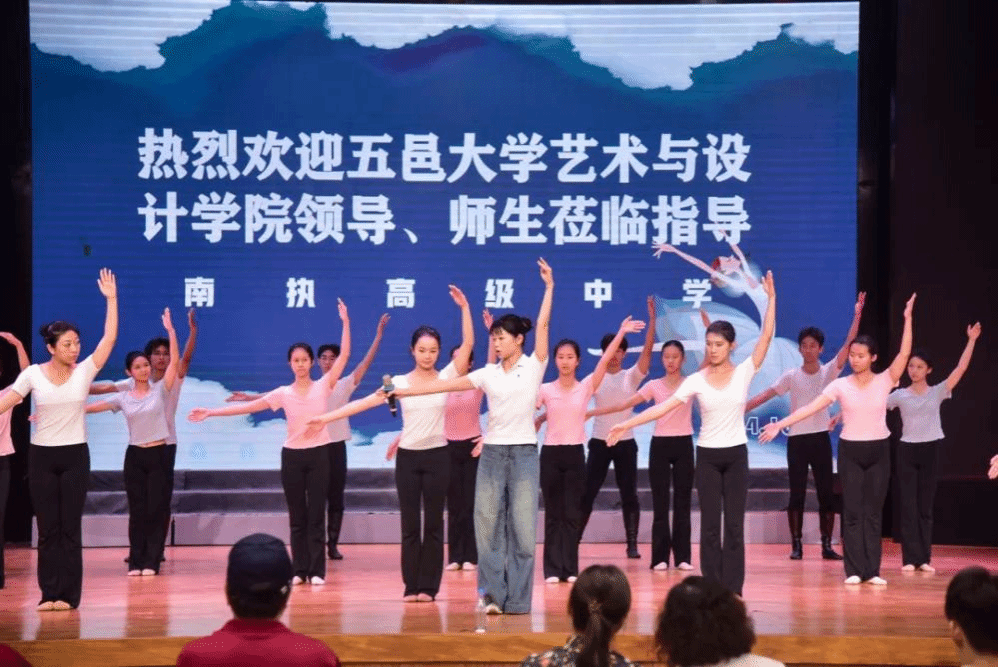 006972771763C0BBF3042BA6D61_0F8988BA_435C7