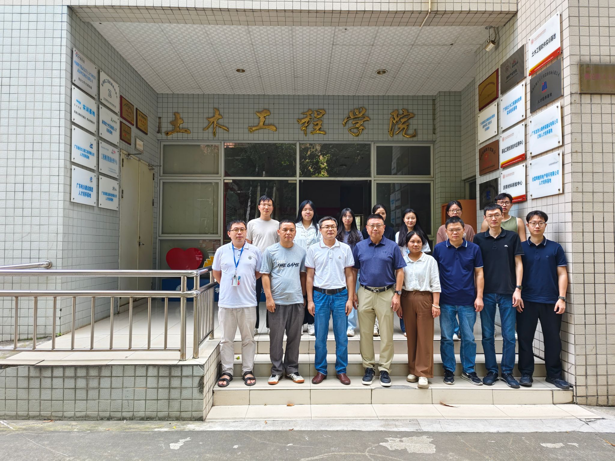 326CF10108121A589DE01F8E632_571C0BE9_92C2F