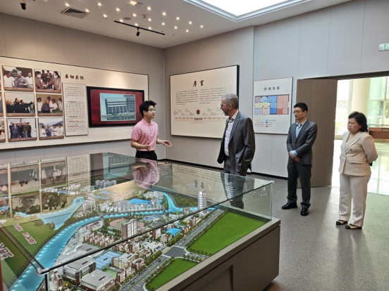 28D8892E7D5AE2ED0374CF0ADBE_A6CA05A9_DFA72