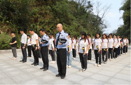 D5E128B5B2FC255CC213FAE4B85_CBE6F65B_2194E