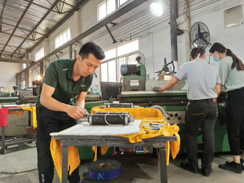 DF4127DC273200398E38522AAD3_66702B6F_1C2B3.png?e= 1C2B3