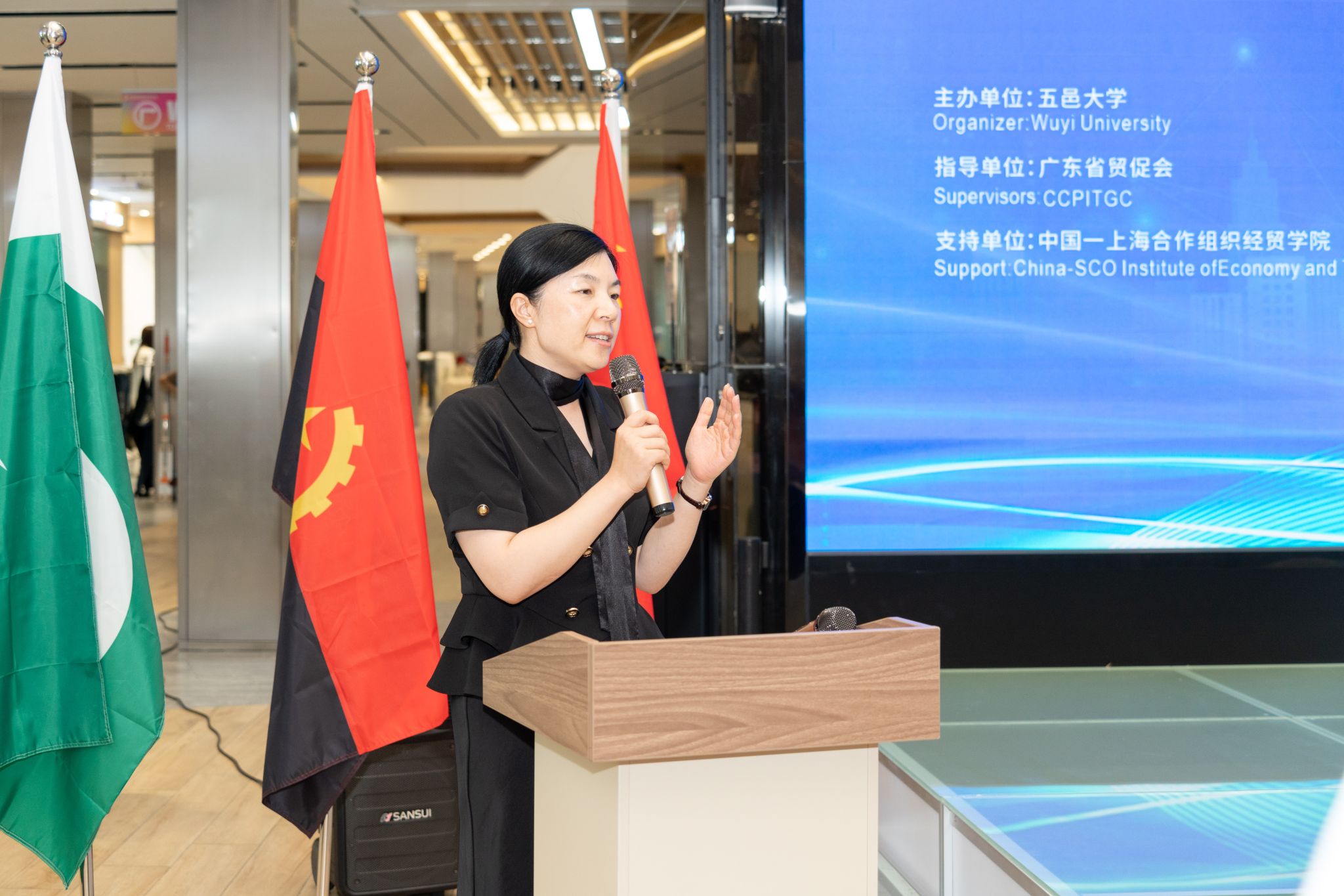 F5A2BBF33B95A66D5D384DE119B_D6008402_41428