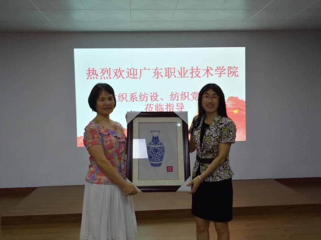 EC564656E698115686E430CF98F_C99D9B17_F5E4 EC564656E698115686E430CF98F_C99D9B17_F5E4