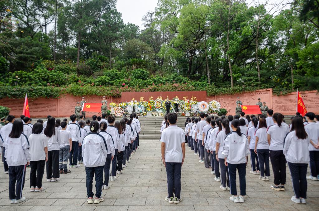 AF3748E463AA61F2B37DBC3CE7C_74409782_28AB8