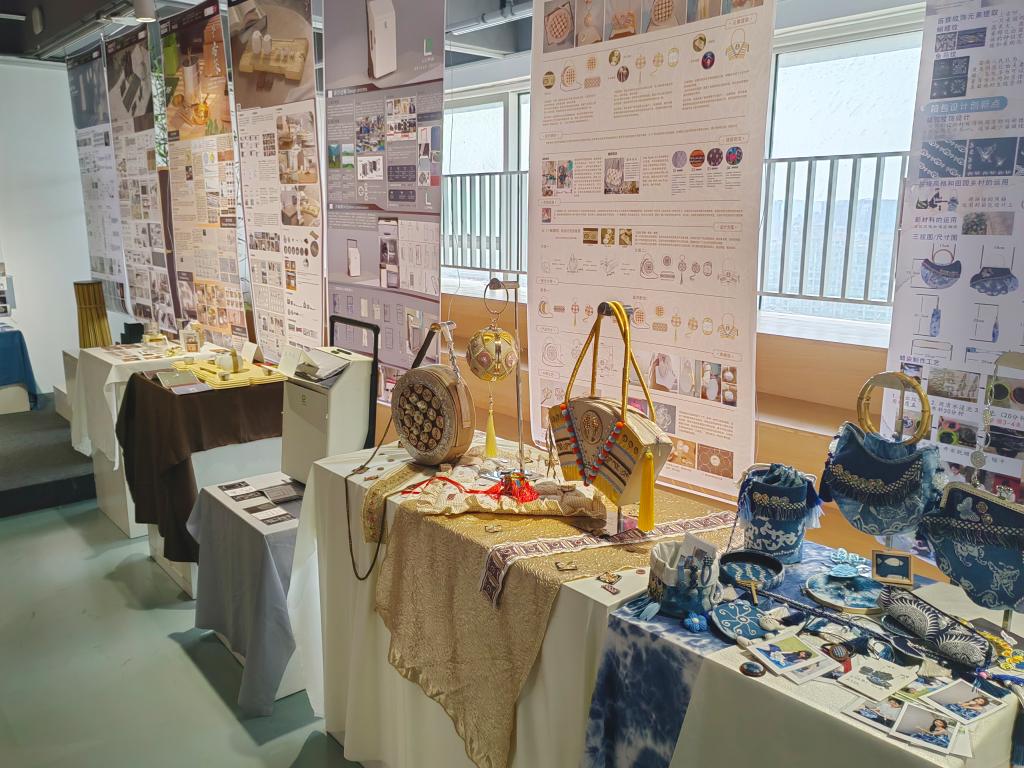 0BAC1A40C7E8DE5CA542EB88A71_A6F0E8CA_236F1