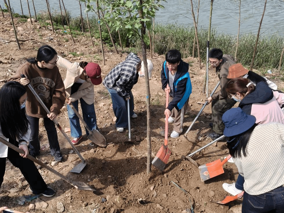 2310E630BCB24CAE36BB738D93D_B50508F0_8311D